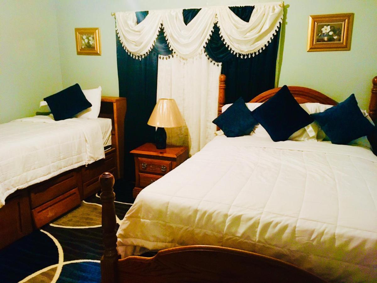 2 Bedroom Sleeps 6 Spacious Luxury Apartment 79 Montgomery Exterior photo